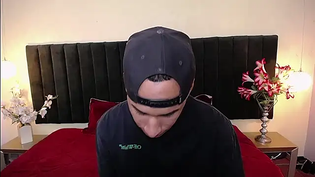 Snapshot of soft_attraction chatting on 11-14-25, 07:56 soft attraction online show from 11-14-25, 07:56