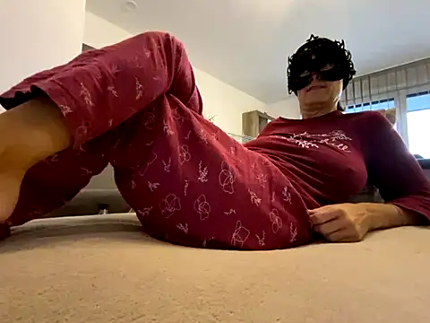 Marilou1983 online show from 10-12-25, 06:23