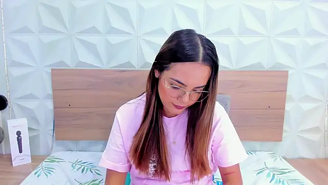 Stacey white  online show from 02-04-25, 08:28