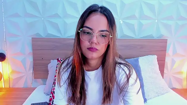 Stacey white  online show from 03-18-25, 08:04