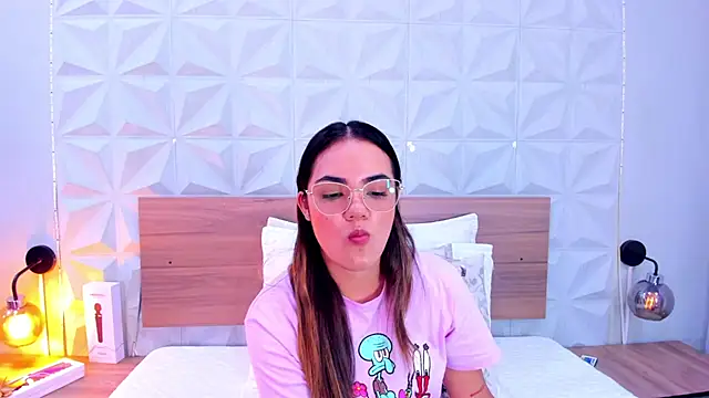 Stacey white  online show from 10-10-25, 07:57