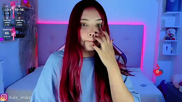 Snapshot of Kylie_brokee chatting on 03-16-26, 09:08 Kylie brokee online show from 03-16-26, 09:08