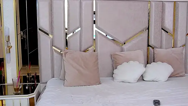 Snapshot of AnnabelleWest chatting on 12-10-24, 07:37 AnnabelleWest online show from 12-10-24, 07:37