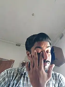 Snapshot of lm12334 chatting on 10-14-25, 07:53 lm12334 online show from 10-14-25, 07:53