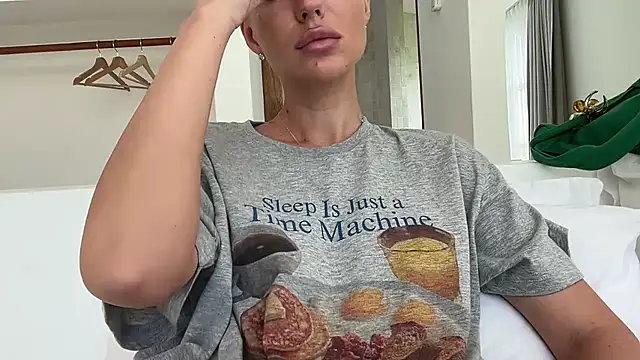 aestetick online show from 11-26-25, 02:01