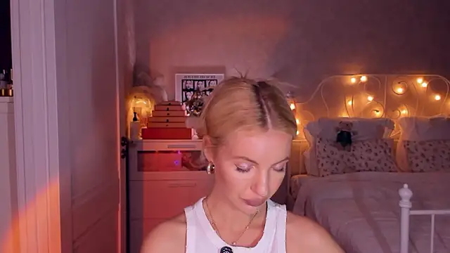 aestetick online show from 03-18-26, 02:42