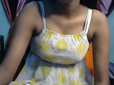 Snapshot of shrishtiGill chatting on 12-06-24, 08:18 shrishtiGill online show from 12-06-24, 08:18