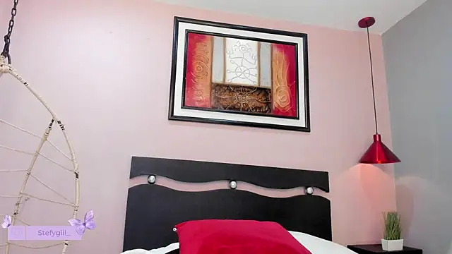 StefyGil  online show from 02-18-25, 06:37