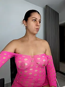 Nahiajhonson  online show from 07-10-26, 01:14