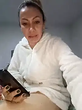 coral smitth online show from 01-25-25, 01:10