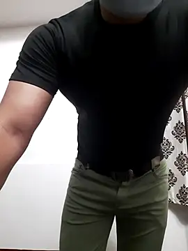 Guyinshortss online show from 06-18-26, 08:13