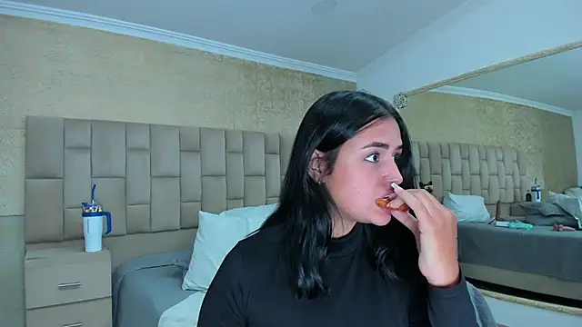 EmmaTorres  online show from 01-24-25, 12:09