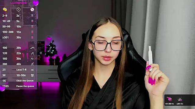 Sm0ly online show from 12-17-24, 02:33