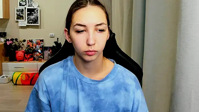 Sm0ly online show from 10-22-25, 02:01