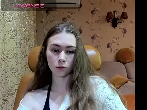 MadeleineWiliams online show from 10-07-25, 07:22