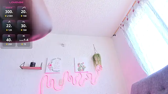 Snapshot of samanthaeliott22 chatting on 10-04-25, 08:18 samanthaeliott22 online show from 10-04-25, 08:18