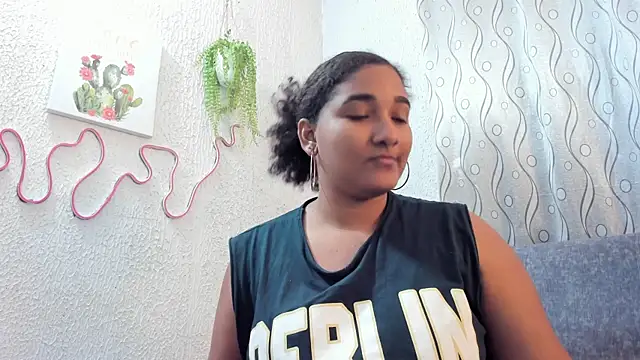 Snapshot of samanthaeliott22 chatting on 10-15-25, 05:07 samanthaeliott22 online show from 10-15-25, 05:07