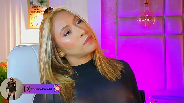 AlessiaLondon online show from 06-15-26, 10:17