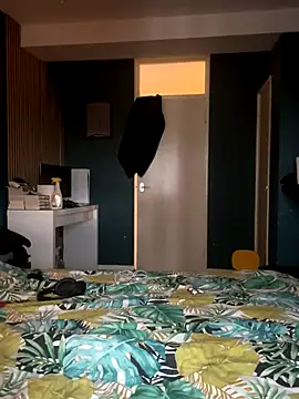 Snapshot of EmmaXXX666 chatting on 12-15-25, 11:14 EmmaXXX666 online show from 12-15-25, 11:14