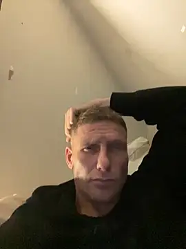 aaronmc311840 online show from 09-18-25, 03:52