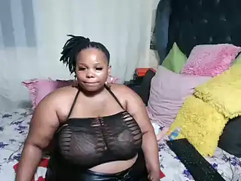 Snapshot of Candiyliciousxx chatting on 01-24-25, 08:32 Candiyliciousxx online show from 01-24-25, 08:32