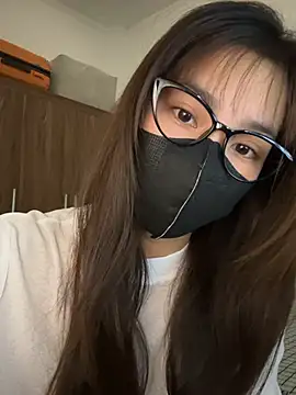 Snapshot of Lilisa_miu chatting on 05-20-26, 04:46 Lilisa miu online show from 05-20-26, 04:46