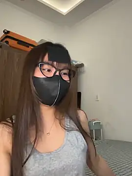 Snapshot of Lilisa_miu chatting on 05-24-26, 04:12 Lilisa miu online show from 05-24-26, 04:12