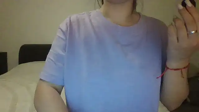 Snapshot of VanesaJewelz chatting on 03-02-25, 08:40 VanesaJewelz online show from 03-02-25, 08:40