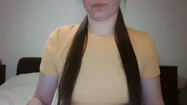 Snapshot of VanesaJewelz chatting on 03-05-25, 05:50 VanesaJewelz online show from 03-05-25, 05:50