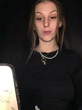 Snapshot of indie-rayne chatting on 01-19-25, 01:22 indie-rayne online show from 01-19-25, 01:22