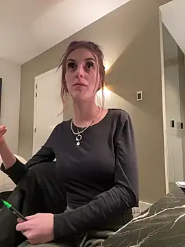 Snapshot of indie-rayne chatting on 02-12-25, 08:50 indie-rayne online show from 02-12-25, 08:50