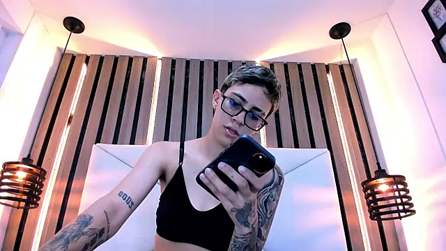 Cutie Shy  online show from 02-04-26, 05:52