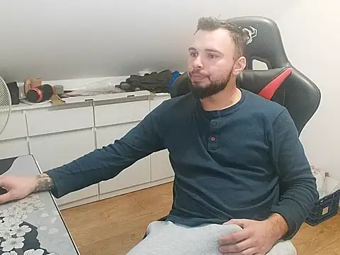 prezydentcam online show from 04-13-26, 10:10