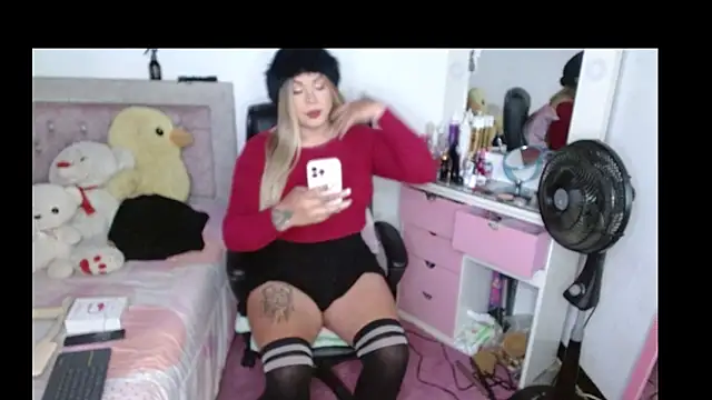 Snapshot of kim_hot69_ chatting on 11-07-25, 12:38 kim hot69 online show from 11-07-25, 12:38