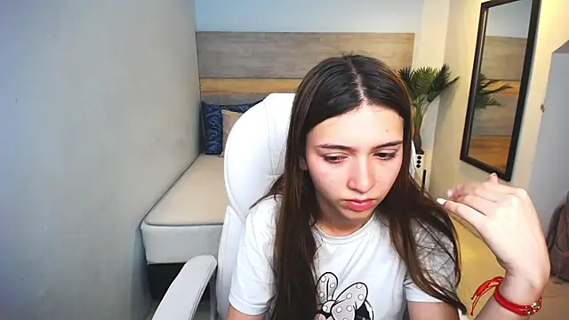 Snapshot of liseth_fox chatting on 12-11-24, 11:00 liseth fox online show from 12-11-24, 11:00