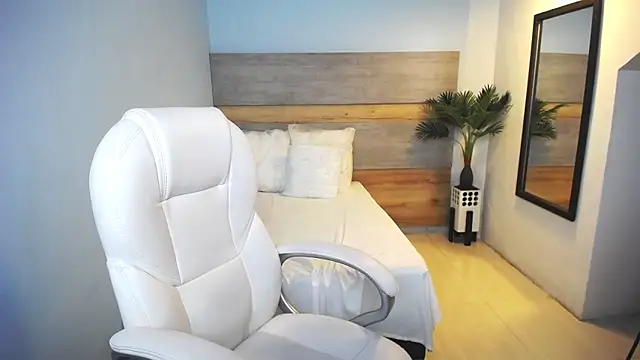 Snapshot of liseth_fox chatting on 02-04-25, 01:23 liseth fox online show from 02-04-25, 01:23