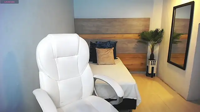 Snapshot of liseth_fox chatting on 02-06-25, 11:15 liseth fox online show from 02-06-25, 11:15