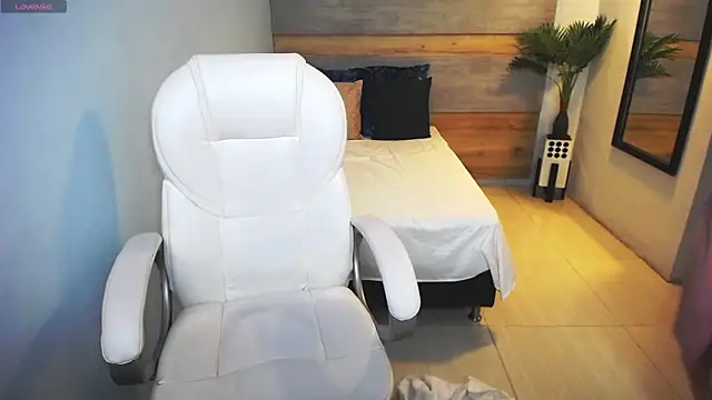 Snapshot of liseth_fox chatting on 02-23-25, 01:35 liseth fox online show from 02-23-25, 01:35