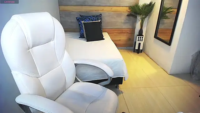 Snapshot of liseth_fox chatting on 03-06-25, 01:27 liseth fox online show from 03-06-25, 01:27