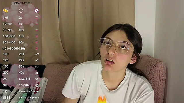 lessliee22  online show from 04-29-26, 06:39