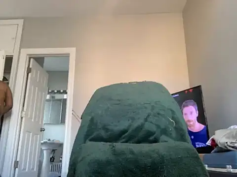 Snapshot of ChiRaqb8 chatting on 10-05-25, 08:18 ChiRaqb8 online show from 10-05-25, 08:18