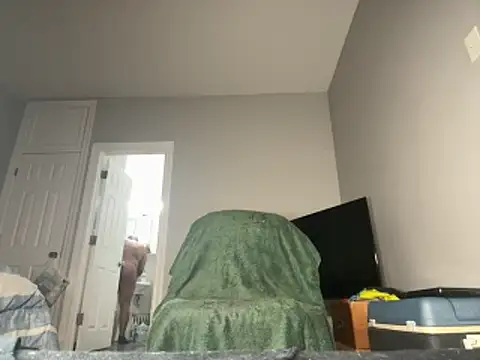 Snapshot of ChiRaqb8 chatting on 11-04-25, 01:16 ChiRaqb8 online show from 11-04-25, 01:16