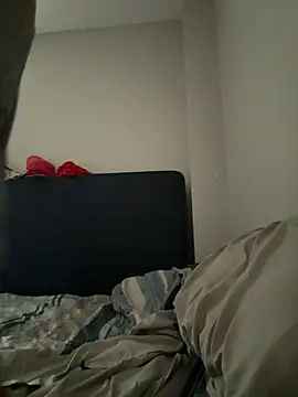 ChiRaqb8 online show from 11-19-25, 02:39