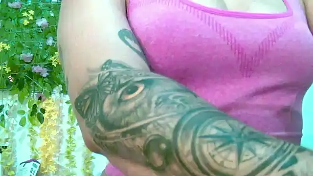 Snapshot of Crysrus chatting on 03-15-26, 01:11 Crysrus online show from 03-15-26, 01:11