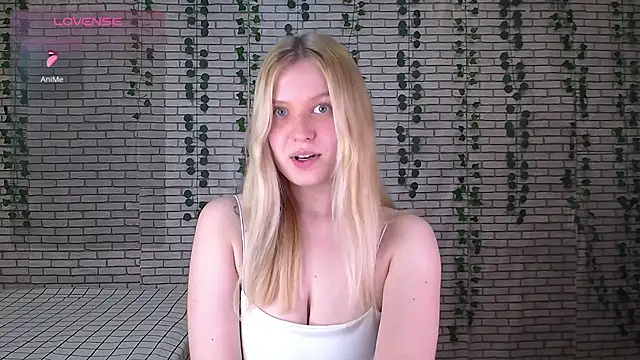 EmiliaDuchess online show from 10-11-25, 11:42