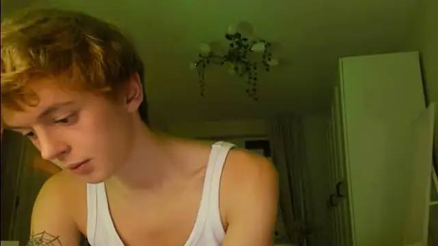 Snapshot of agelandreww chatting on 12-14-25, 03:39 agelandreww online show from 12-14-25, 03:39