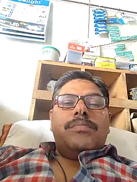 Snapshot of Srmotrs chatting on 04-27-26, 08:34 Srmotrs online show from 04-27-26, 08:34