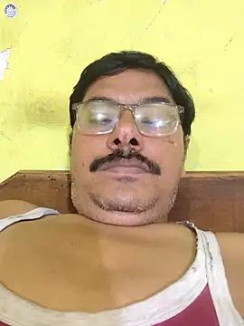 Snapshot of Srmotrs chatting on 05-17-26, 03:37 Srmotrs online show from 05-17-26, 03:37