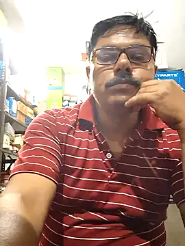 Snapshot of Srmotrs chatting on 06-16-26, 02:52 Srmotrs online show from 06-16-26, 02:52