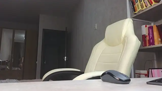 Snapshot of Marietta_Castro chatting on 03-16-26, 03:16 Marietta Castro online show from 03-16-26, 03:16